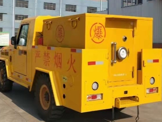 蓬莱凯龙爆破器材运输车：保障爆破任务的安全运行